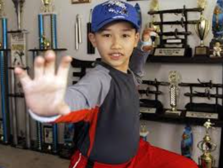 Moshe Kai em posição de Kung Fu