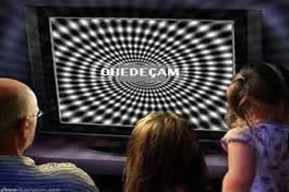 imagem na tv dizendo: obedeçam