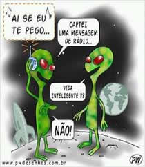 desenho de ets discutindo se existe vida inteligente na terra. Até escutarem ai se eu te pego.