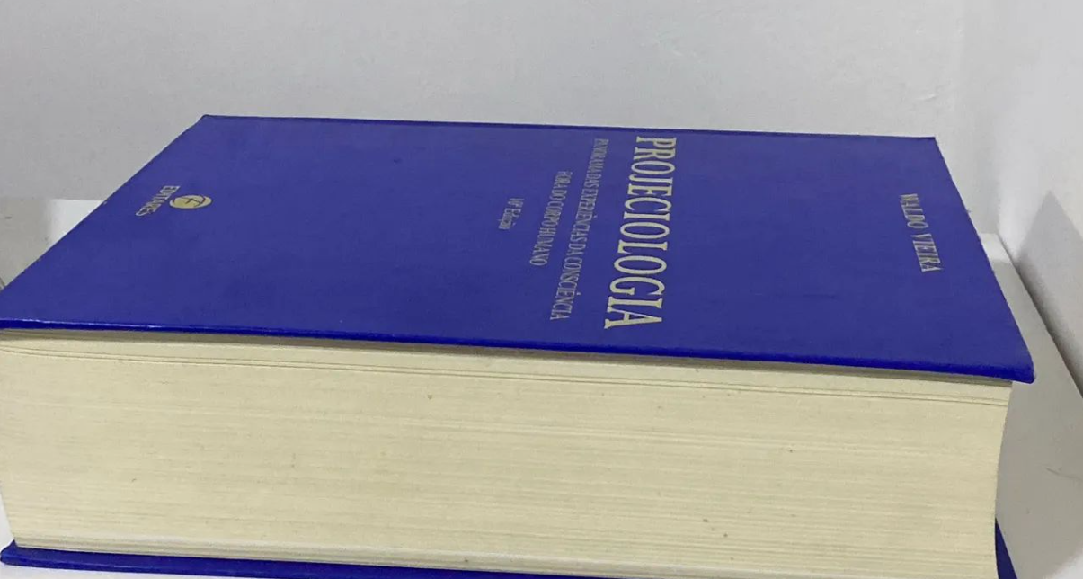 Imagem do livro projeciologia